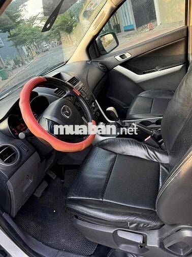 Mazda BT 50 2015 2.2L 4x2 AT - giá ngang số sàn