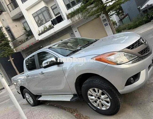 Mazda BT 50 2015 2.2L 4x2 AT - giá ngang số sàn