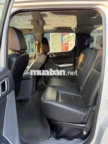 Mazda BT 50 2015 2.2L 4x2 AT - giá ngang số sàn