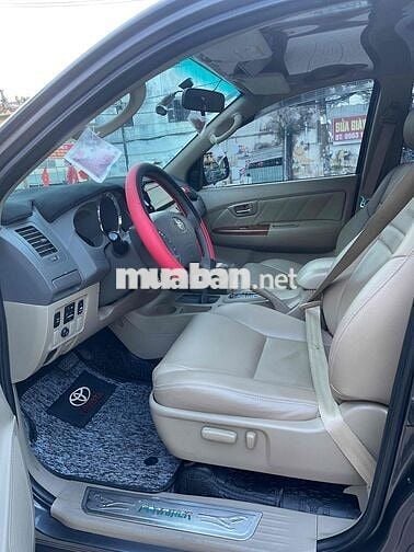 Toyota Fortuner số TĐ bản AT 4x4 một chủ sử dụng