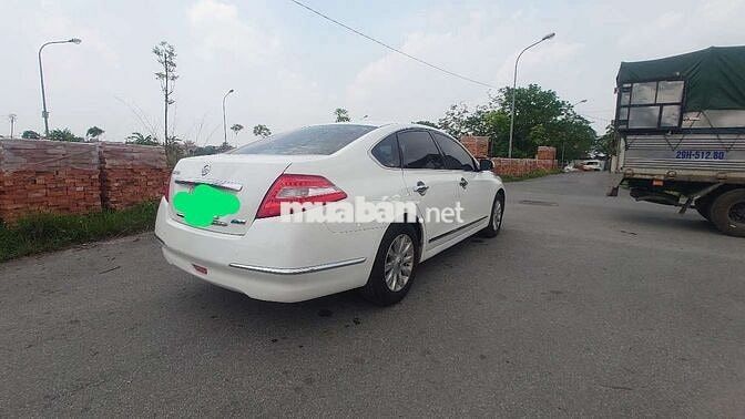 Nissan Teana 2011 2.0 AT