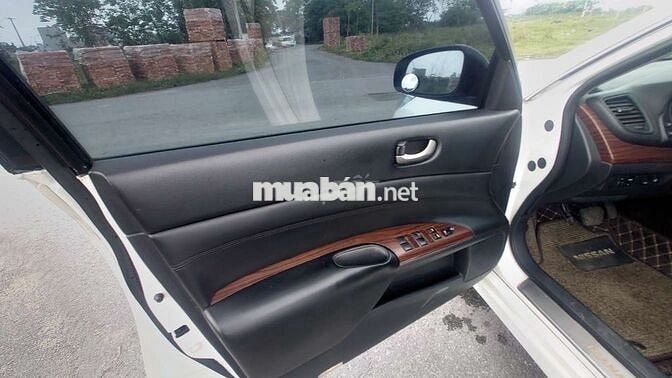 Nissan Teana 2011 2.0 AT