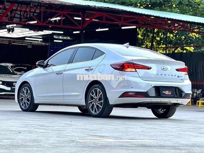 Hyundai Elantra 2021 2.0 AT - 20800 km