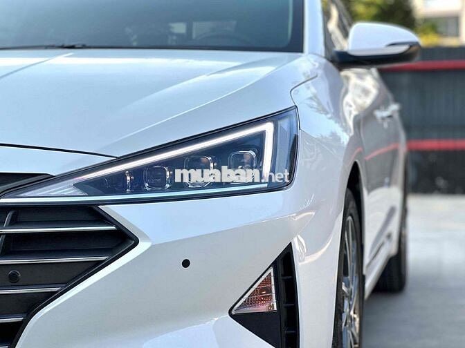 Hyundai Elantra 2021 2.0 AT - 20800 km