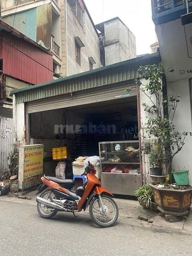 Cần bán gấp nhà chính chủ Phố Hoa Bằng - có thương lượng
