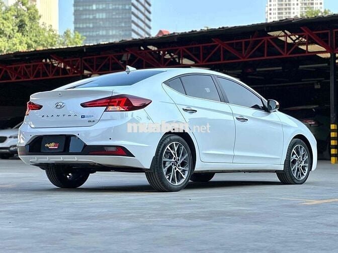 Hyundai Elantra 2021 2.0 AT - 20800 km