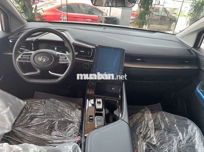 Hyundai Custin Tiêu Chuẩn 2025 Giảm Sâu Tới 70tr
