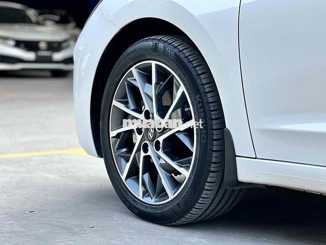 Hyundai Elantra 2021 2.0 AT - 20800 km