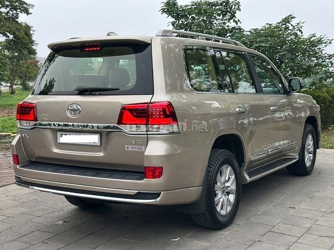 Toyota Land Cruser VX 4.6V8 Model 2016 