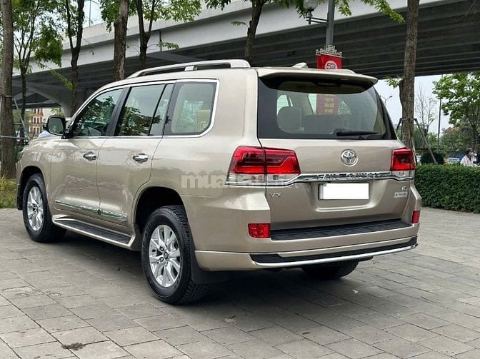 Toyota Land Cruser VX 4.6V8 Model 2016 