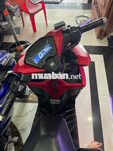 Vario 125 đỏ nhám