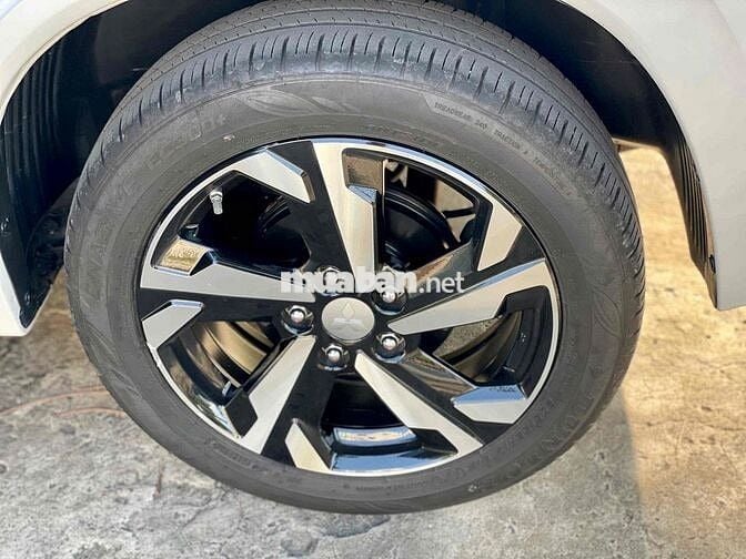 Mitsubishi Xpander 2024 Premium 1.5 AT - 18000 km