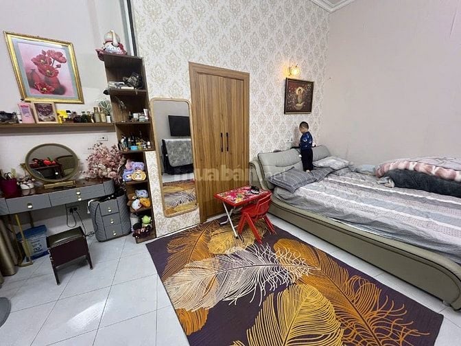 Chính chủ ra nước ngoài định cư cần bán nhà ngõ 1150 đường Láng