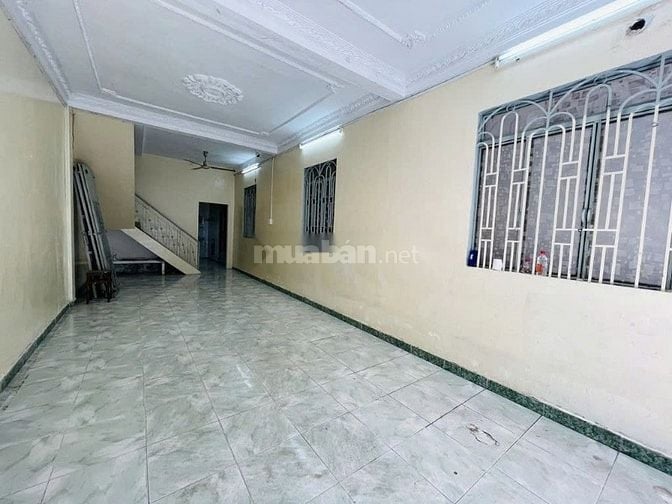 Cho thuê gấp NC nhà HXH CMT8,P7,Tân Bình