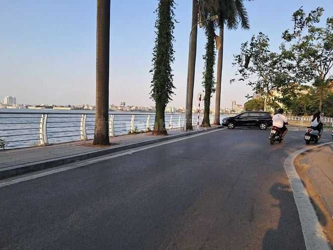 Bán Nhà Trích Sài Tây Hồ , 85 Tỷ, 220m2 , Biệt Thự , Cách Hồ Tây 10 m