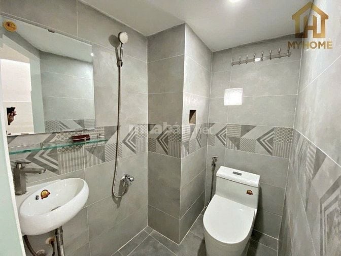BÁN TÒA NHÀ DỊCH VỤ MỚI 100% - HOẠT ĐỘNG ỔN ĐỊNH,DOANH THU 250tr/tháng