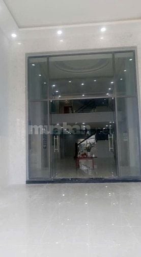 Cho thuê dài hạn mặt bằng dùng để làm văn phòng hoặc kinh doanh. 