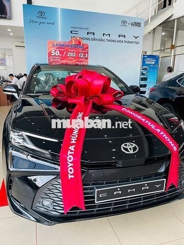 Toyota Camry 2024 2.5HEV MID = giảm 80 triệu