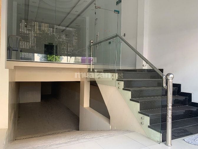 Cho thuê nhà MT Nguyễn Văn Giai, P. Đa Kao, Q.1. Hầm 5 tầng. Giá 65 tr