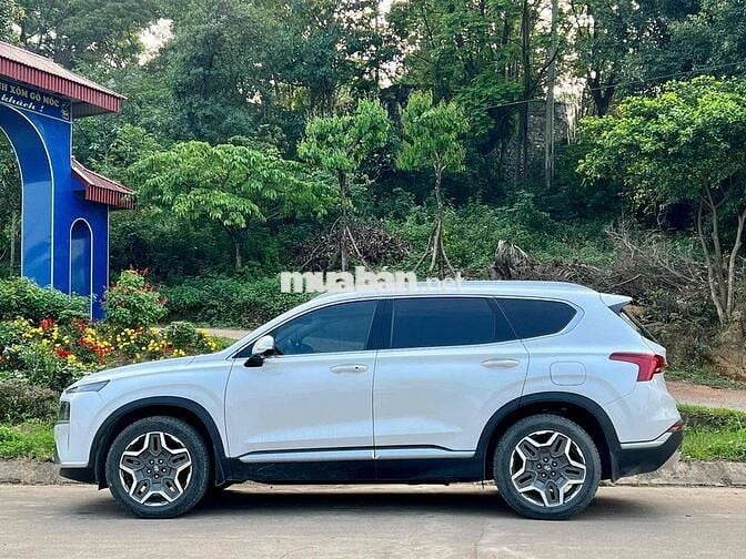 Hyundai Santa Fe 2023 Cao cấp 2.5L HTRAC