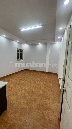Chính chủ cho thuê lâu dài nhà 4 tầng tại 113A ngõ 47 Văn Cao, Ba Đình