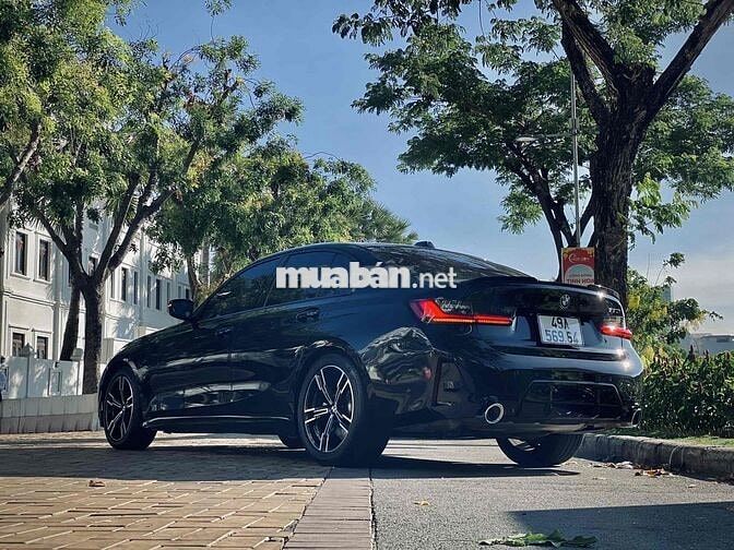 Bán BMW 330i 2023 Msport đẹp không lỗi chỉ 1,6x