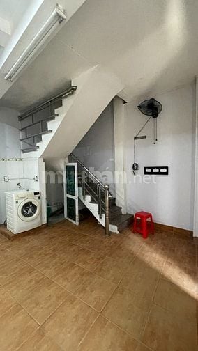 Chính chủ cho thuê lâu dài nhà 4 tầng tại 113A ngõ 47 Văn Cao, Ba Đình
