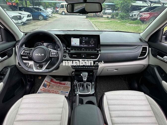 Kia Seltos 2022 1.6Premium Trắng 16000km Siêu Cọp