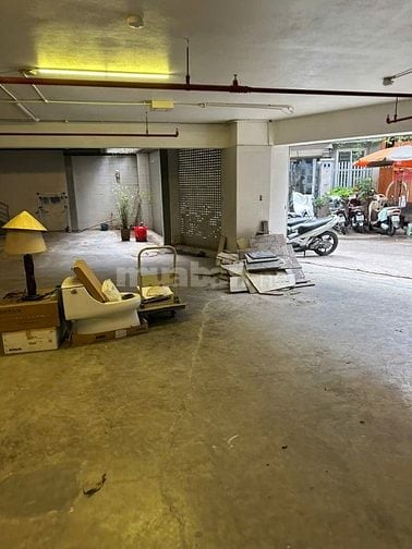 Cho thuê mặt bằng mặt phố Xuân Diệu: 300m2, giá 55tr
