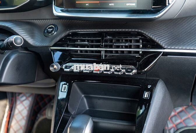 Peugeot 2008 GT Line  Sản xuất: 2022