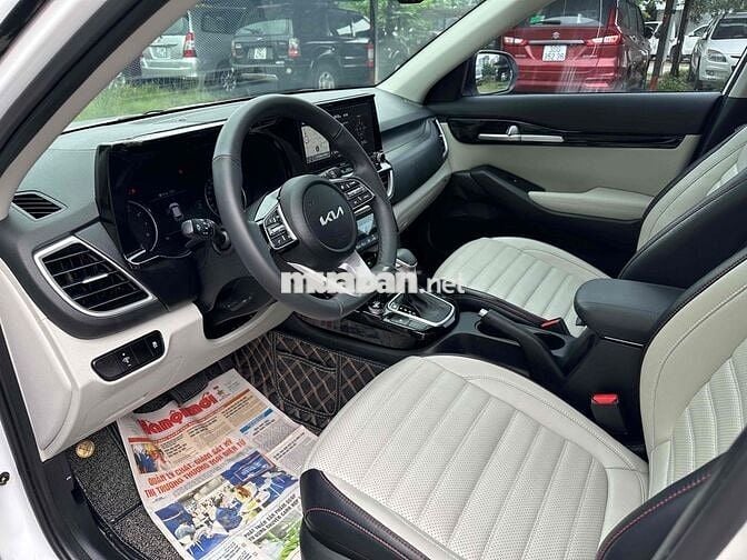Kia Seltos 2022 1.6Premium Trắng 16000km Siêu Cọp