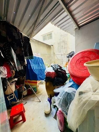3ty680 nhà cũ diện tích khủng 4x20 Sổ hồng riêng có sân riêng