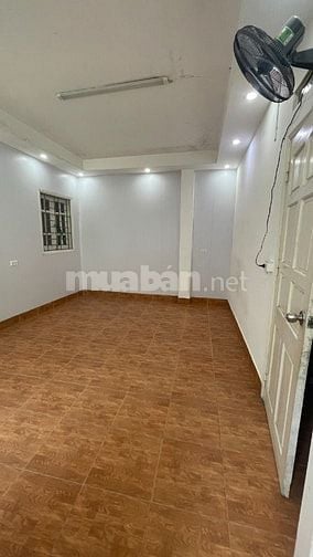 Chính chủ cho thuê lâu dài nhà 4 tầng tại 113A ngõ 47 Văn Cao, Ba Đình