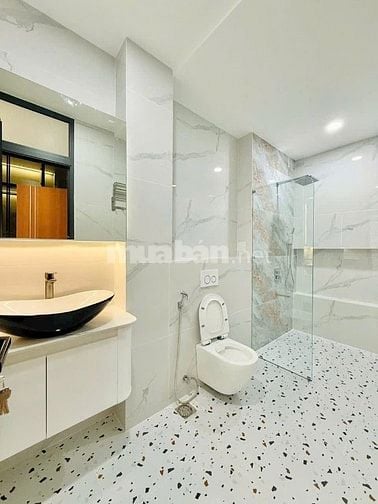 Căn 64.7m2 Võ Văn Tần, Q3 - gần chợ Bàn Cờ. Xây 1 trệt 4 làu, hẻm 