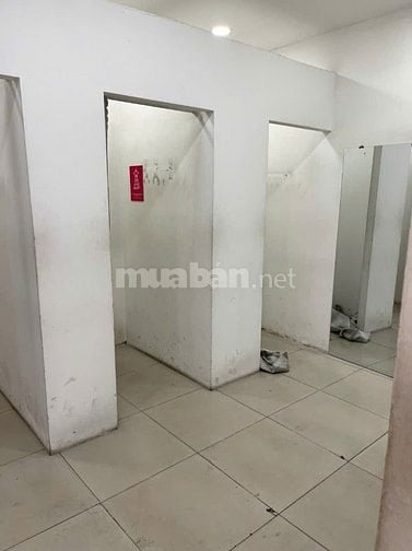 Cho thuê nhà góc 2MT CMT8 Q10 – DT lớn – vị trí vàng