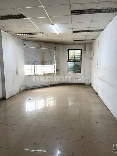 Cho thuê nhà góc 2MT CMT8 Q10 – DT lớn – vị trí vàng