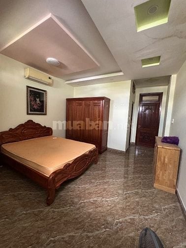 NHÀ MẶT TIỀN 30m . VỊ TRÍ ĐẸP GẦN NGÃ TƯ . NỘI THẤT CAO CẤP VÀO Ở NGAY
