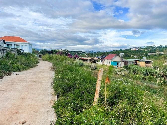 Ngộp, bán lô đất cách nhựa 50m, sát bên UBND xã Nam Hà giá chỉ 1.8 tỷ,