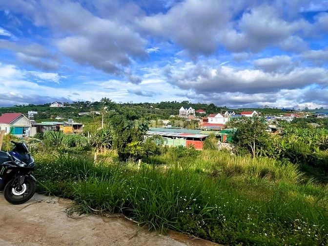 Ngộp, bán lô đất cách nhựa 50m, sát bên UBND xã Nam Hà giá chỉ 1.8 tỷ,