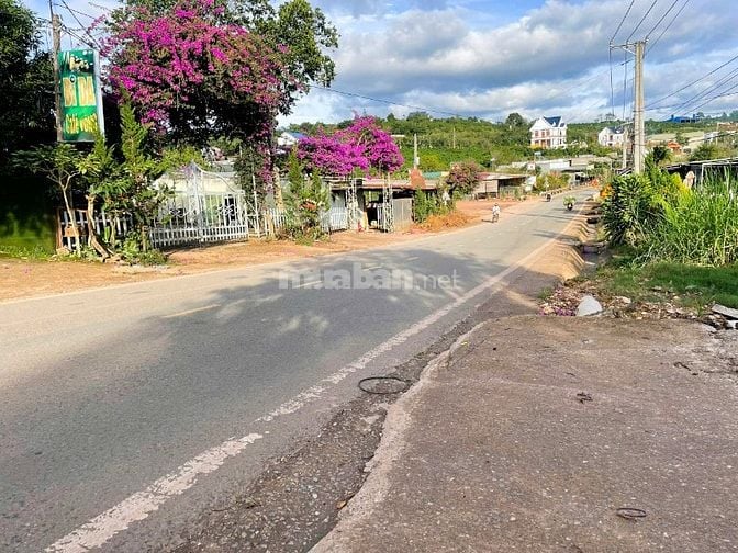 Ngộp, bán lô đất cách nhựa 50m, sát bên UBND xã Nam Hà giá chỉ 1.8 tỷ,