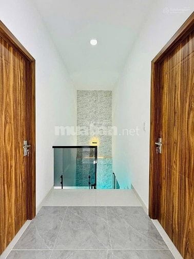NHÀ VIP NỞ HẬU Đ. PHẠM VĂN CHÍ Q6, GẦN UBND QUẬN 6. DT: 81,6M2/ SỔ SẴN