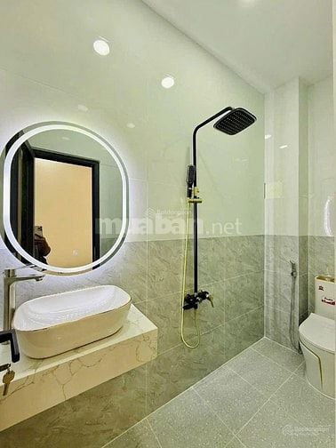 NHÀ VIP NỞ HẬU Đ. PHẠM VĂN CHÍ Q6, GẦN UBND QUẬN 6. DT: 81,6M2/ SỔ SẴN