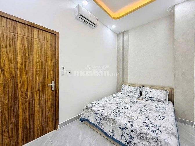 NHÀ VIP NỞ HẬU Đ. PHẠM VĂN CHÍ Q6, GẦN UBND QUẬN 6. DT: 81,6M2/ SỔ SẴN