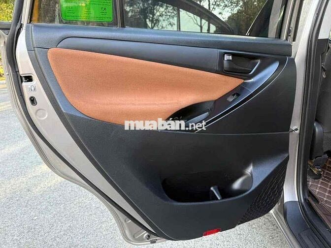 Toyota Innova 2018 - 106000 km