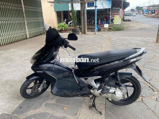 À black máy em còn mới
