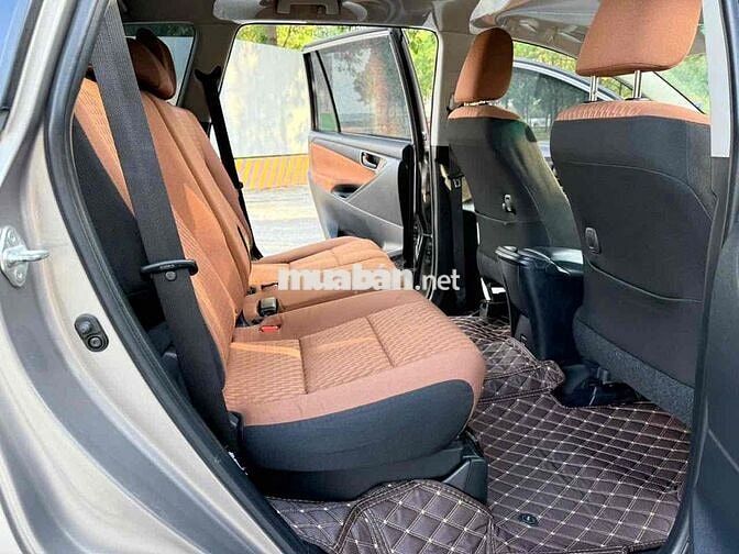 Toyota Innova 2018 - 106000 km
