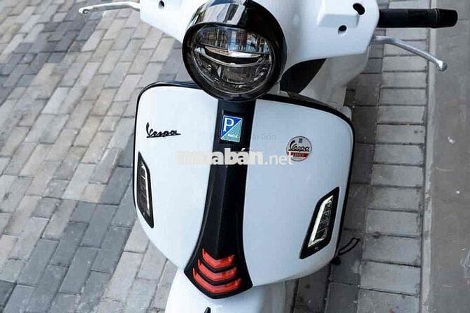 Vespa Gts hpe 300 super tech