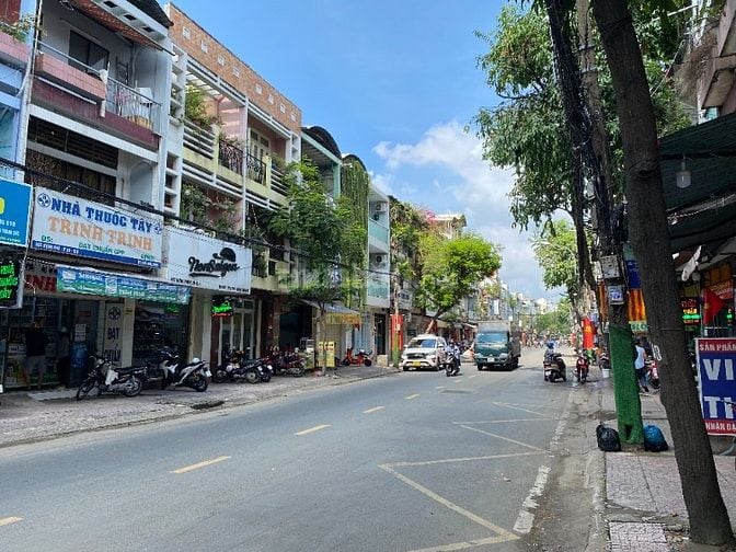Nhà mặt tiền kinh doanh hiệu thuốc SPA làm đẹp cà phê pizza