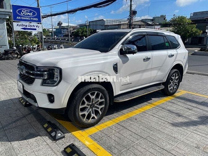 Everest 2022 Tita 2.0L AT 4x2, Đưa 400Tr Nhận Xe