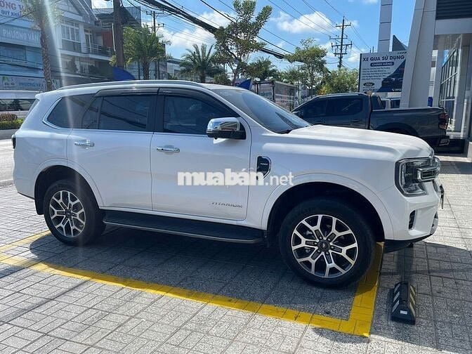 Everest 2022 Tita 2.0L AT 4x2, Đưa 400Tr Nhận Xe